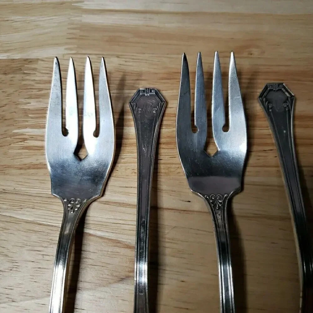 Reed & Barton Pompeian Individual Salad Fork Set of 7 Silverplate 